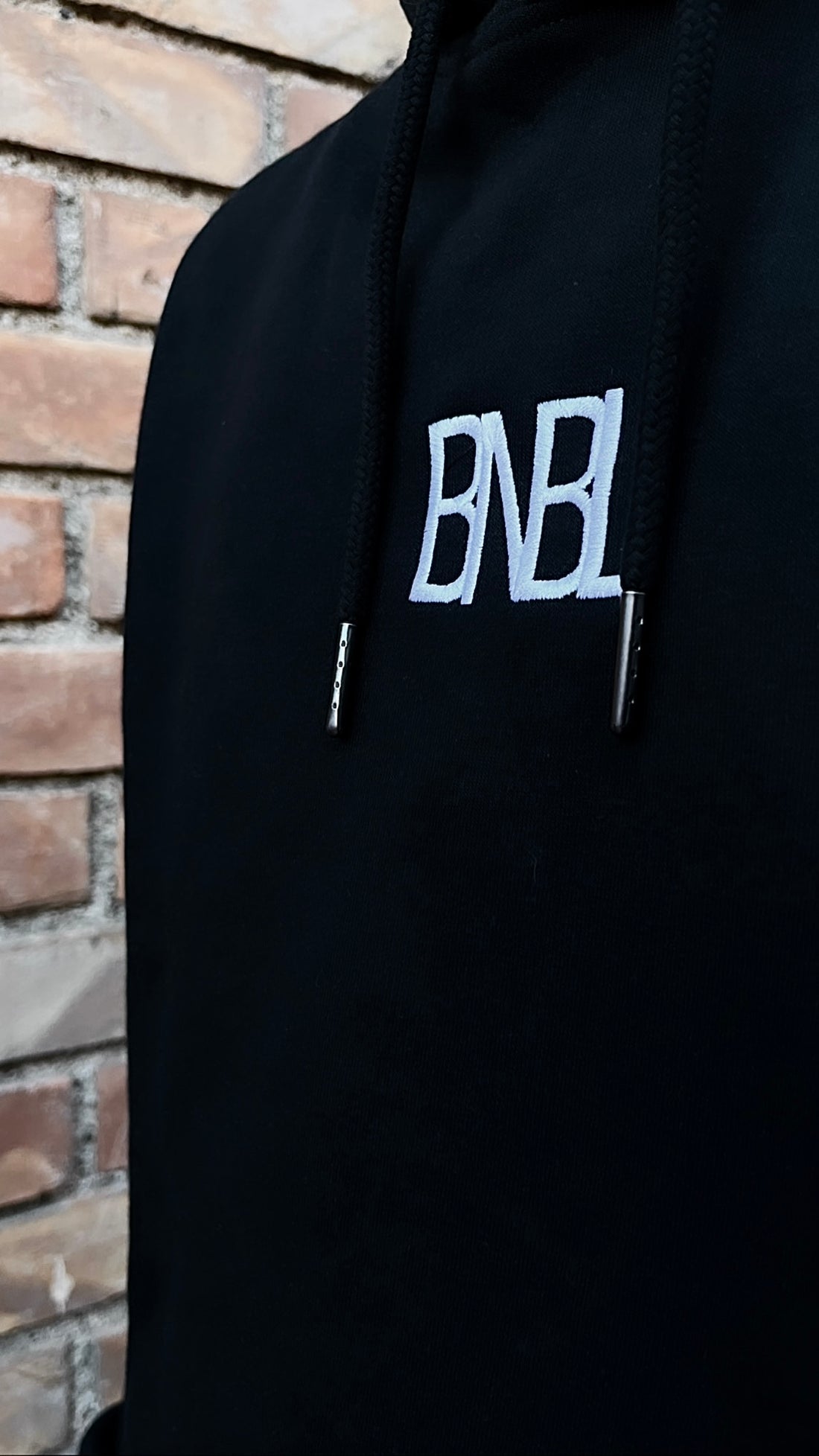 Elegancia Exclusiva: La Hoodie Edición Limitada de BNBL